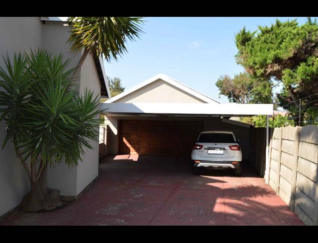 3 BEDROOM FREEHOLD FOR SALE IN BRACKENHURST